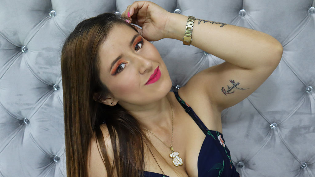  online at GirlsOfJasmin