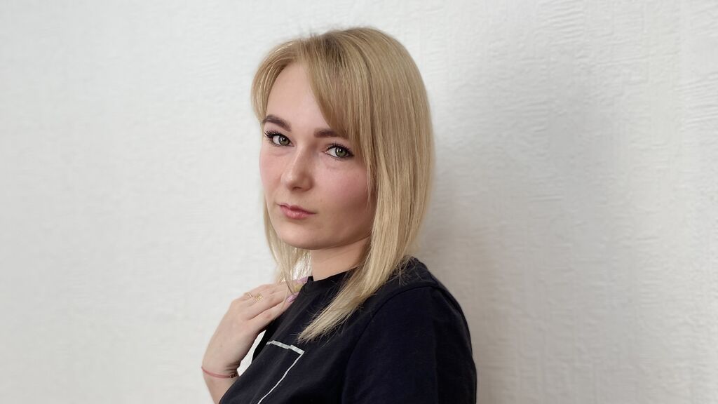 EvangelinaNove online on GirlsOfJasmin