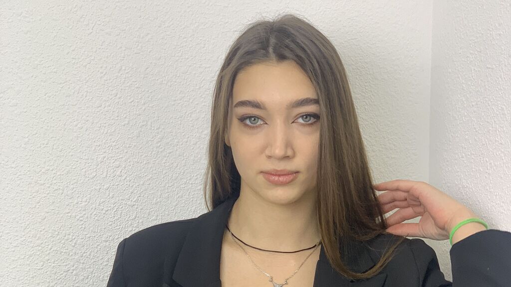 CorinnaVenturi online on GirlsOfJasmin