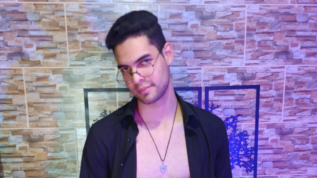 Freddiemcqueen's profile from LiveJasmin at BoysOfJasmin'