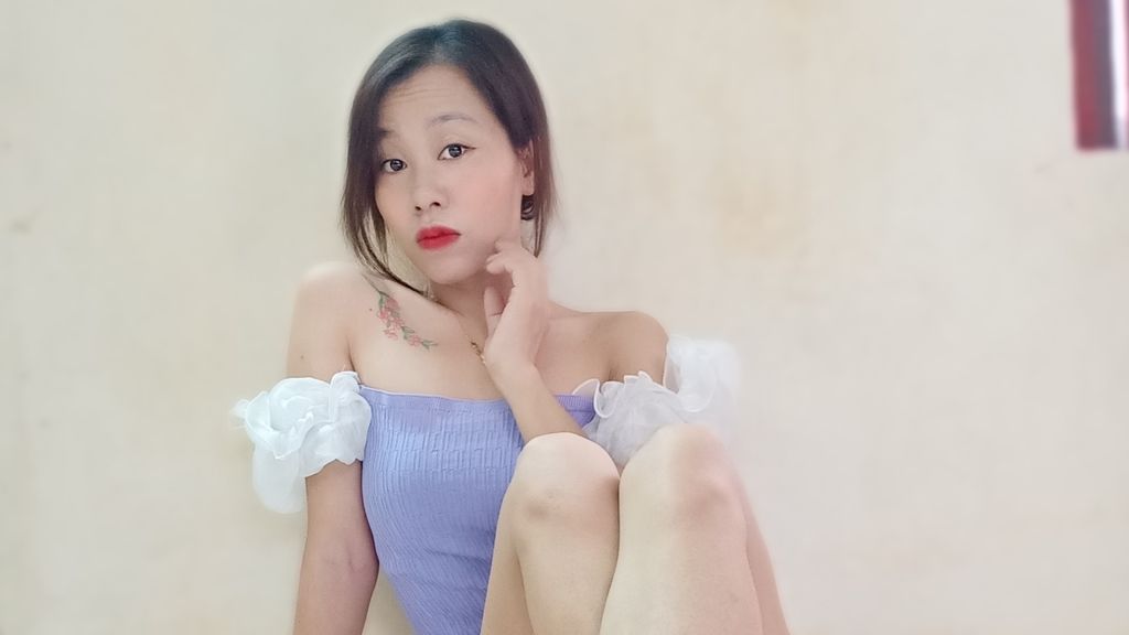 ErnestaThompson online on GirlsOfJasmin