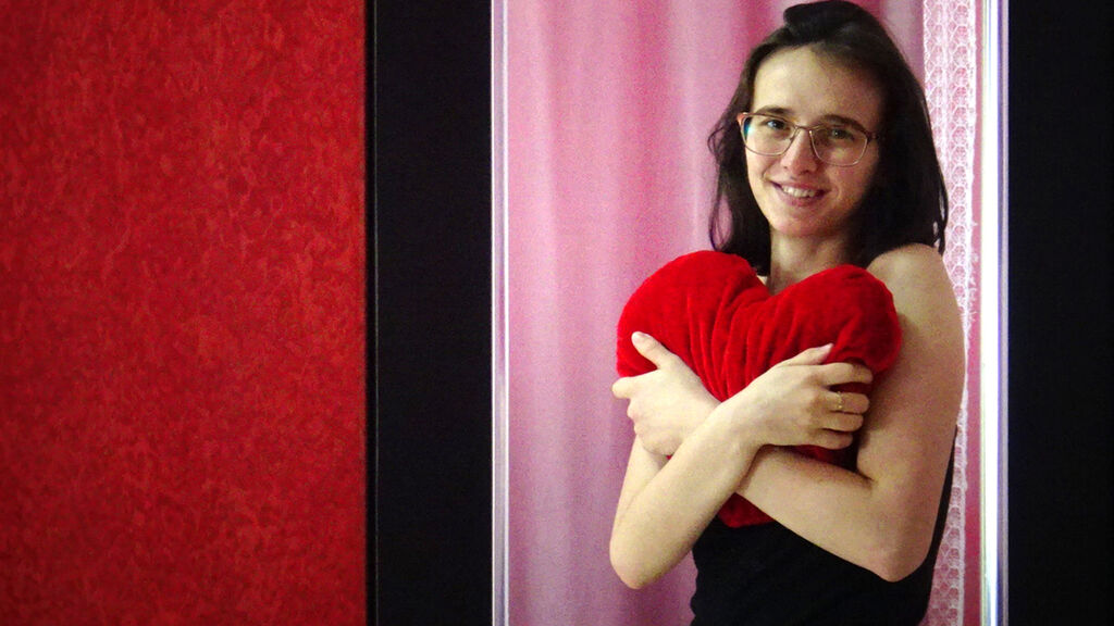 IngridToro online on GirlsOfJasmin