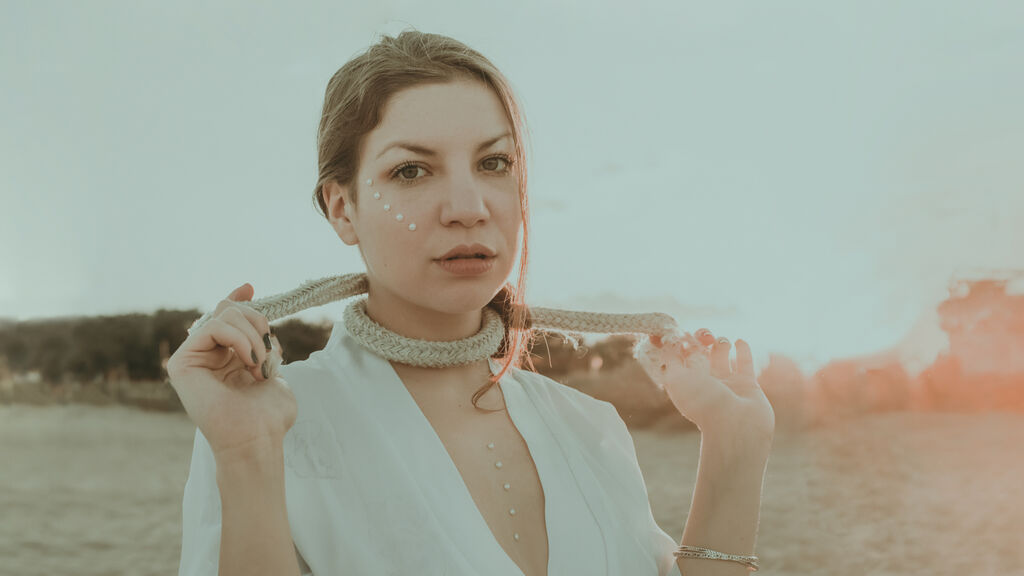 RoxanneHusley online on GirlsOfJasmin