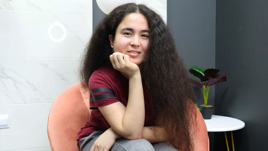 ArielPierce online on GirlsOfJasmin