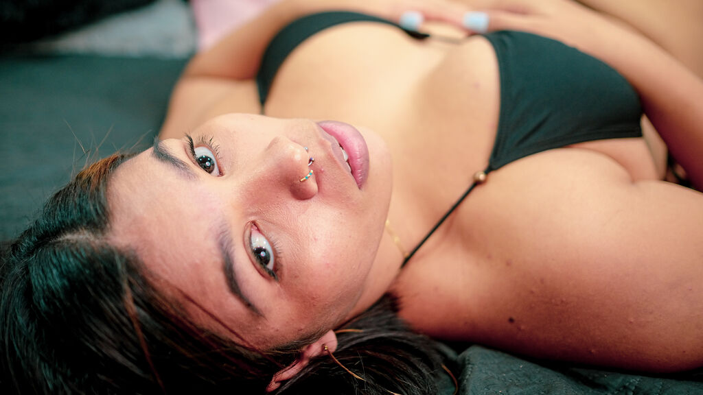  online at GirlsOfJasmin