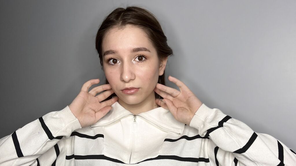 SilvanaParodis online on GirlsOfJasmin