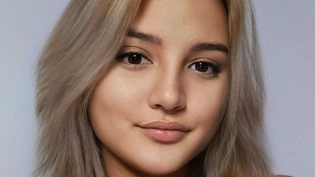  online at GirlsOfJasmin