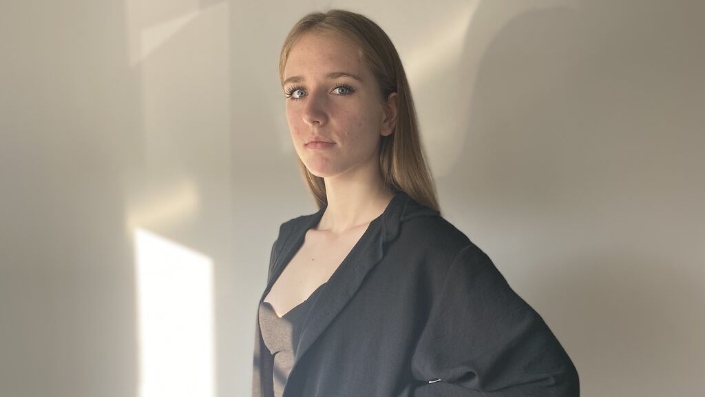 RinaMorgan online on GirlsOfJasmin