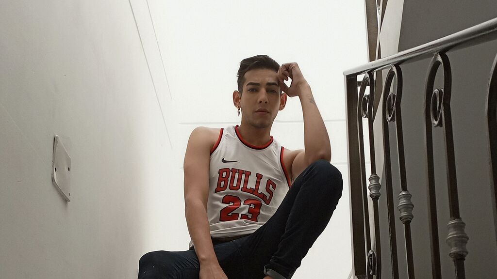 FabioMakris's profile from LiveJasmin at BoysOfJasmin'