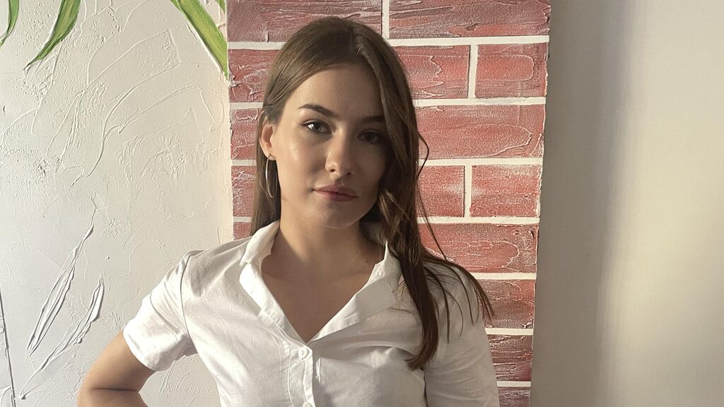 CeciliaBarone online on GirlsOfJasmin