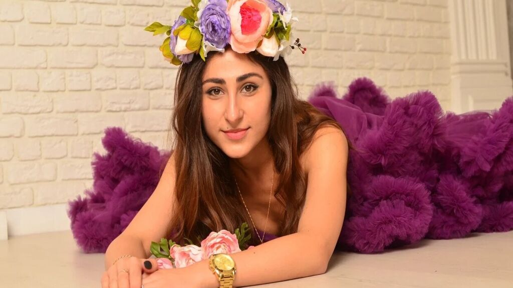 EmilyMilnes online on GirlsOfJasmin